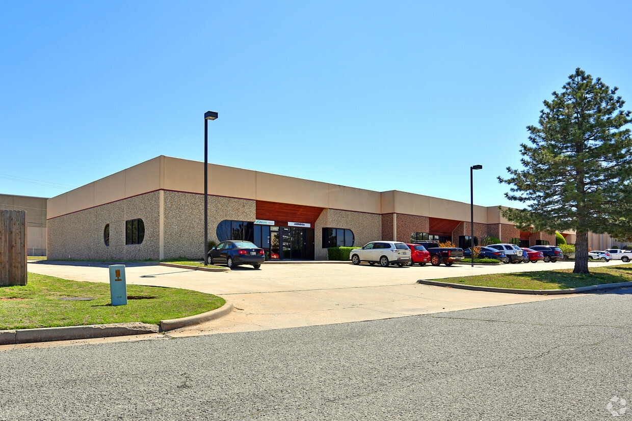 3426-3500 S Lakeside Dr, Oklahoma City, OK for Rent