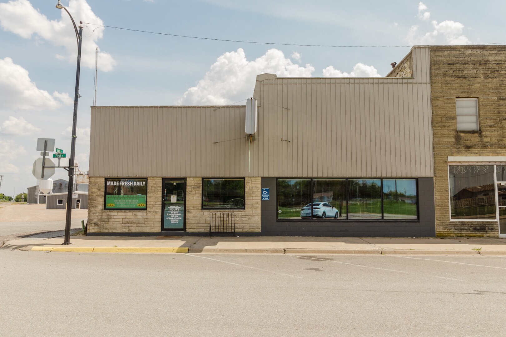 121 E 1st St, Udall, KS for Sale