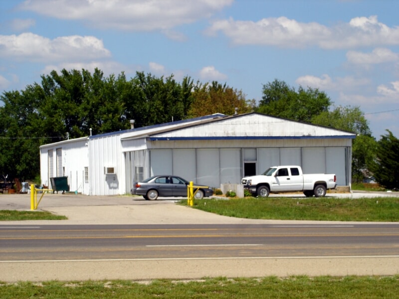 325 E State Ave, Tonganoxie, KS for Rent