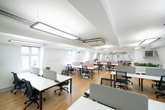 London, LND Office - 6 Lloyds Ave