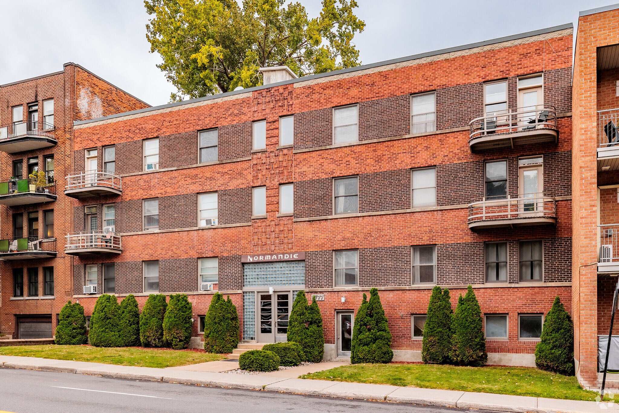 3777 Boul Décarie, Montréal, QC for Sale