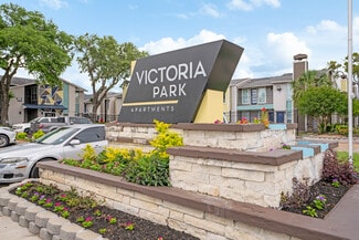 Houston, TX Apartments - 8600 S Course Dr