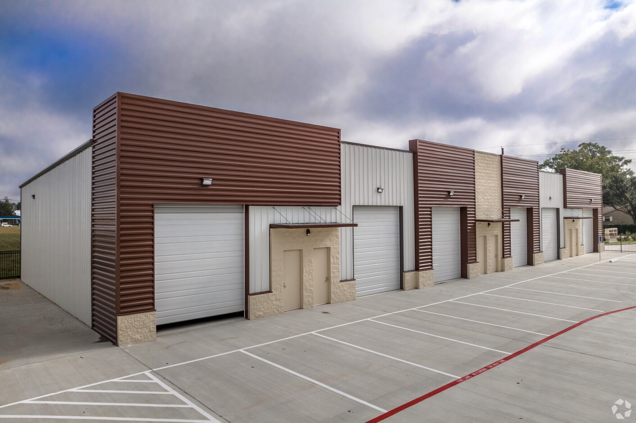 8028 Dowdell Rd, Tomball, TX for Rent