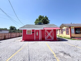 San Antonio, TX Storefront - 500 W Hildebrand Ave