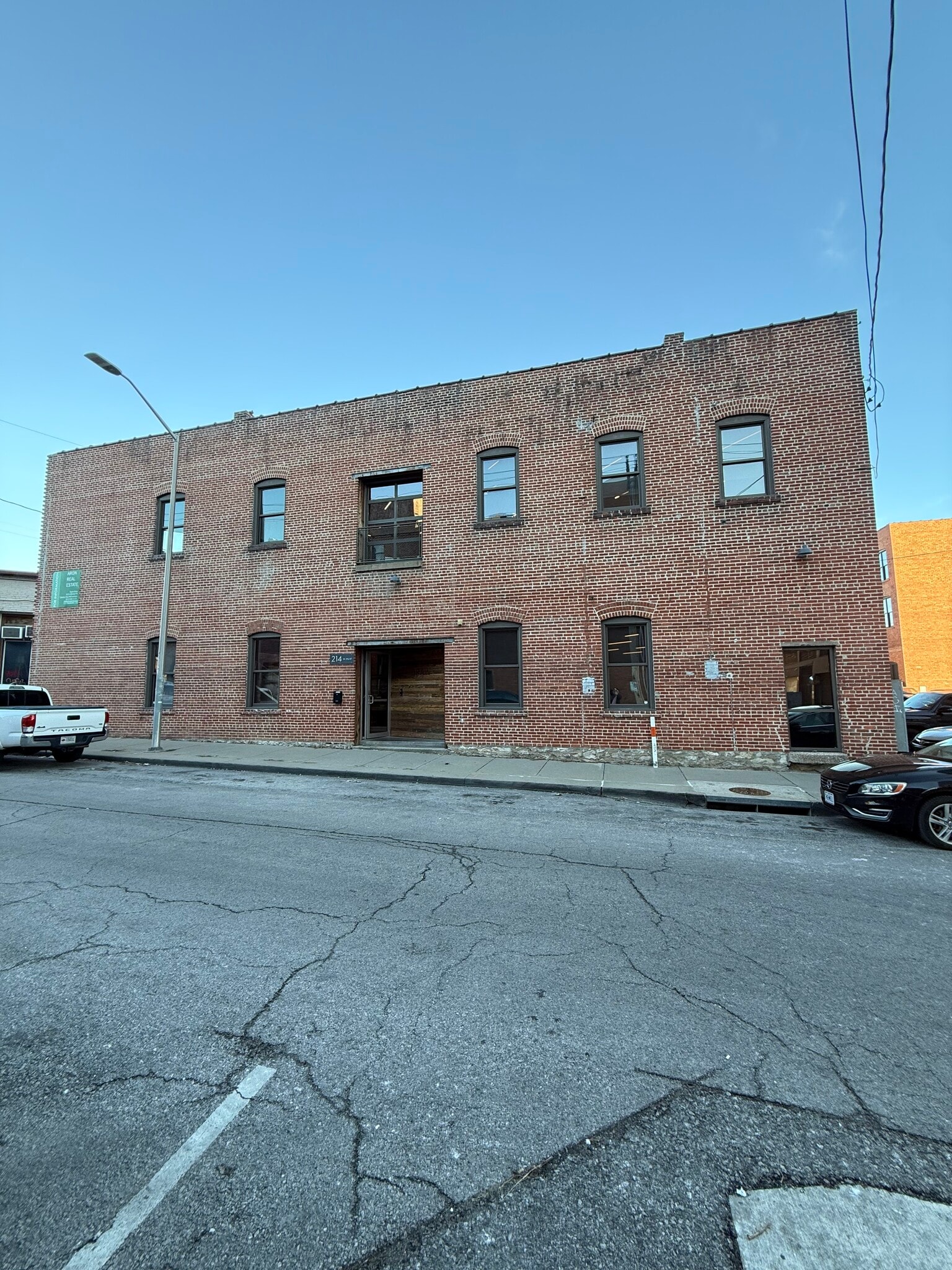 214 W 21st St, Kansas City, MO for Rent