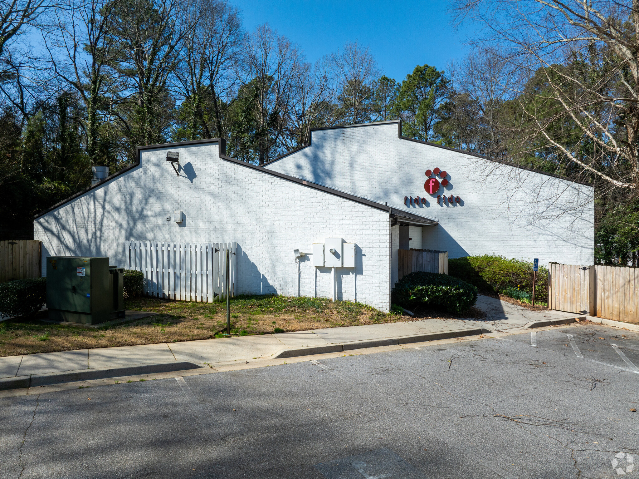 9330 Nesbit Ferry Rd, Alpharetta, GA for Rent