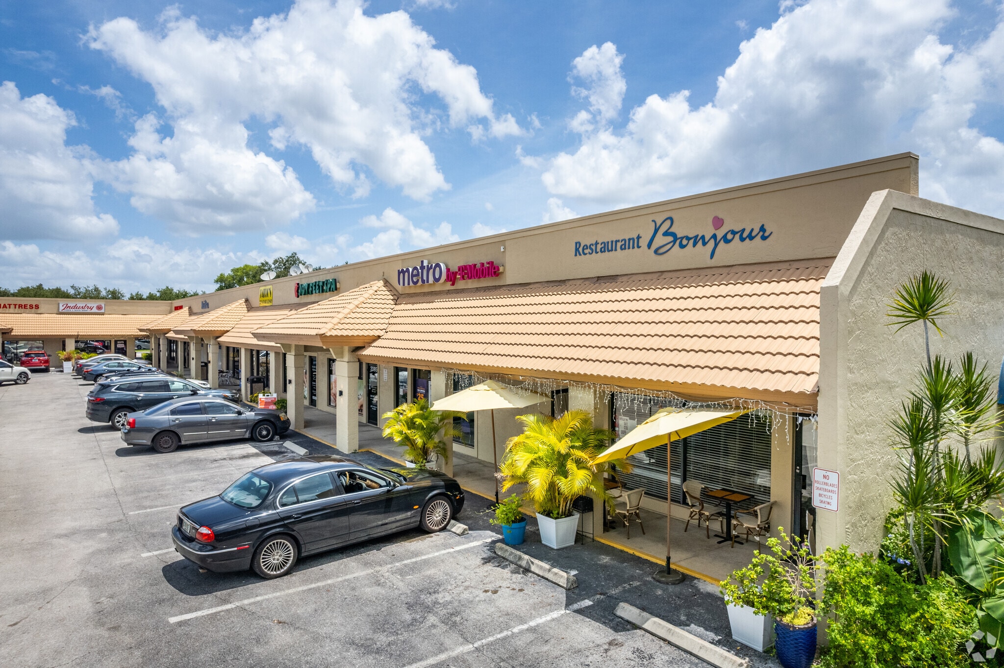 2055-2099 Pine Ridge Rd, Naples, FL for Rent