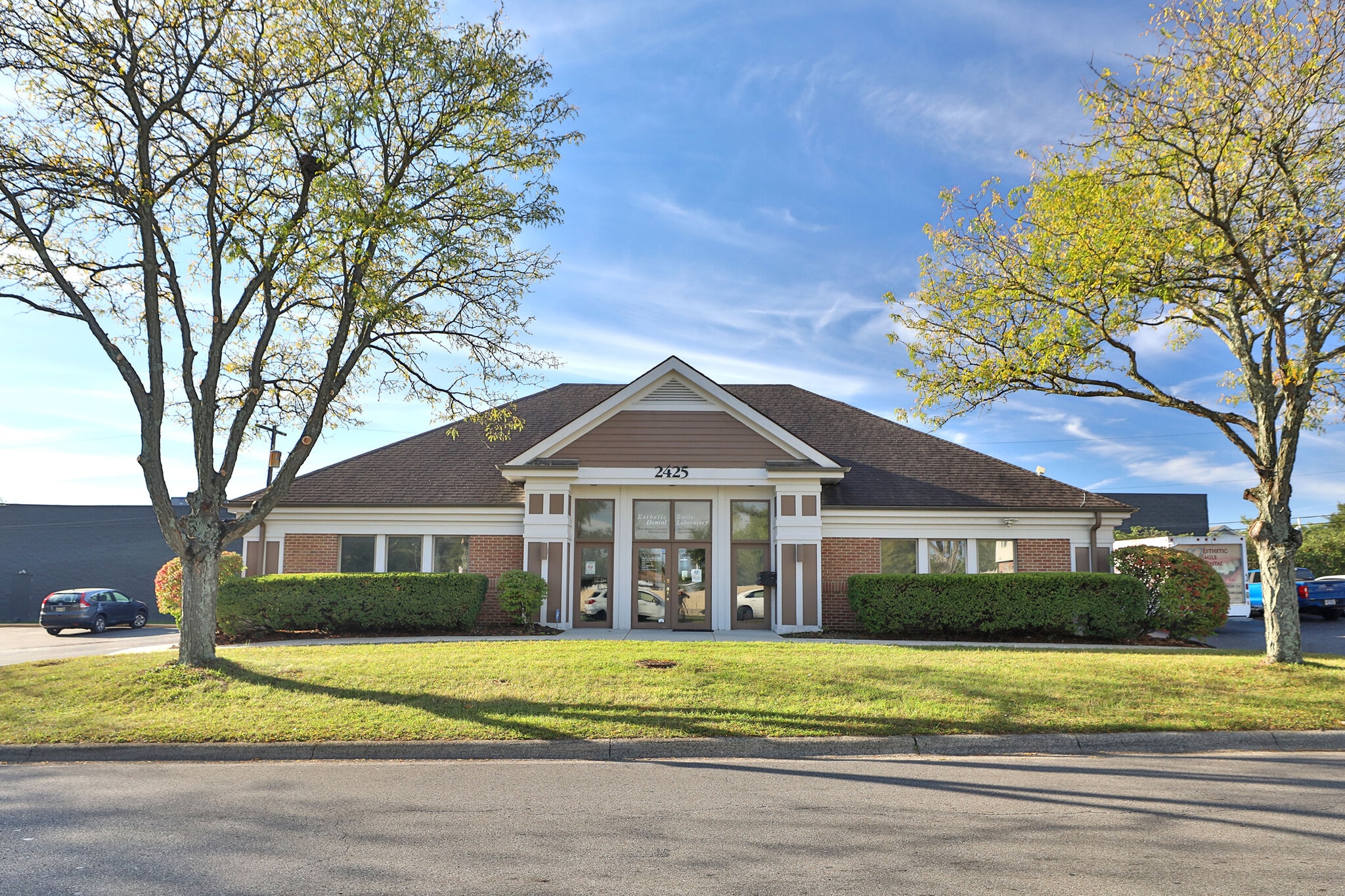 2425 Deewood Dr, Columbus, OH for Sale