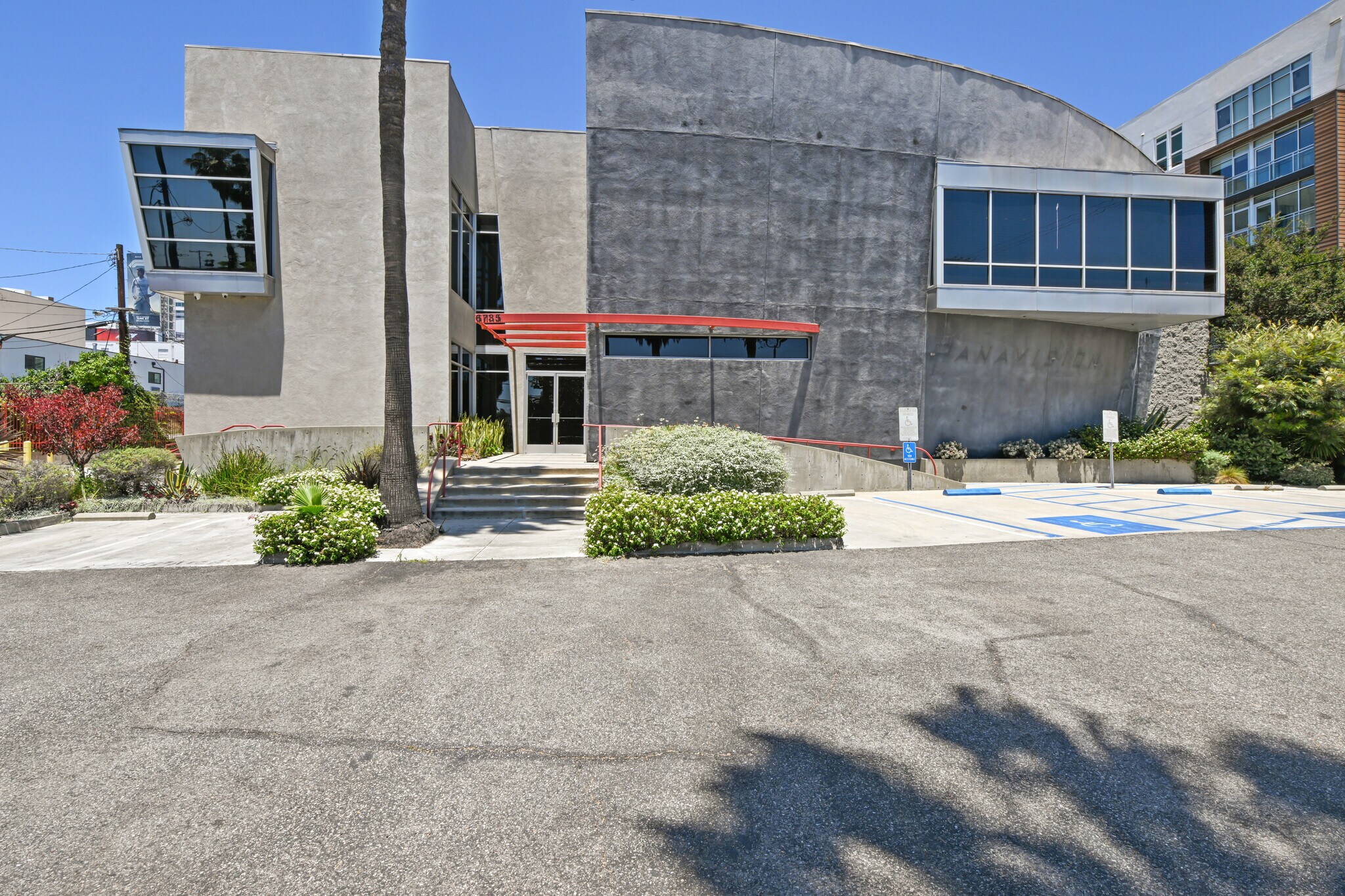 6735 Selma Ave, Hollywood, CA for Rent