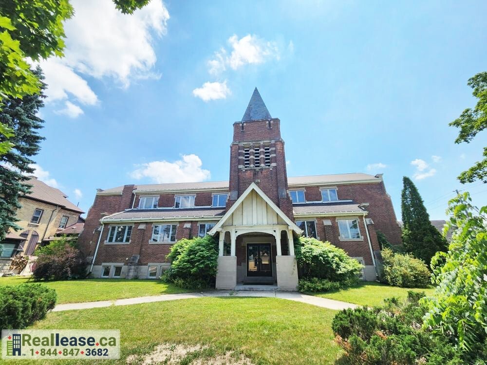 381 10th St, Hanover, ON for Rent