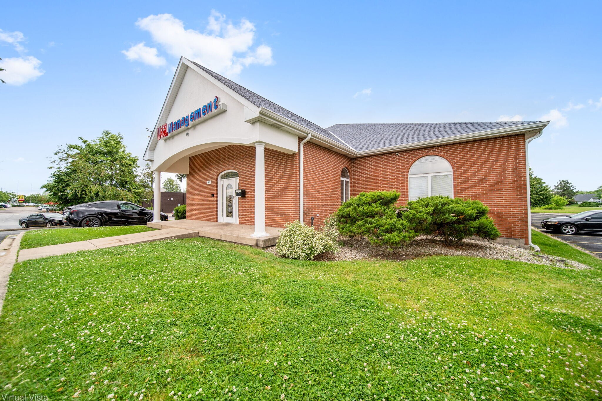 1851 Douglas Rd, Montgomery, IL for Sale