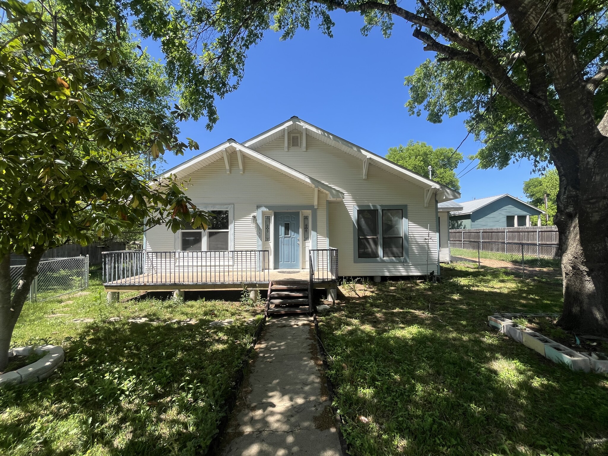115 Hickman St, Liberty Hill, TX for Rent