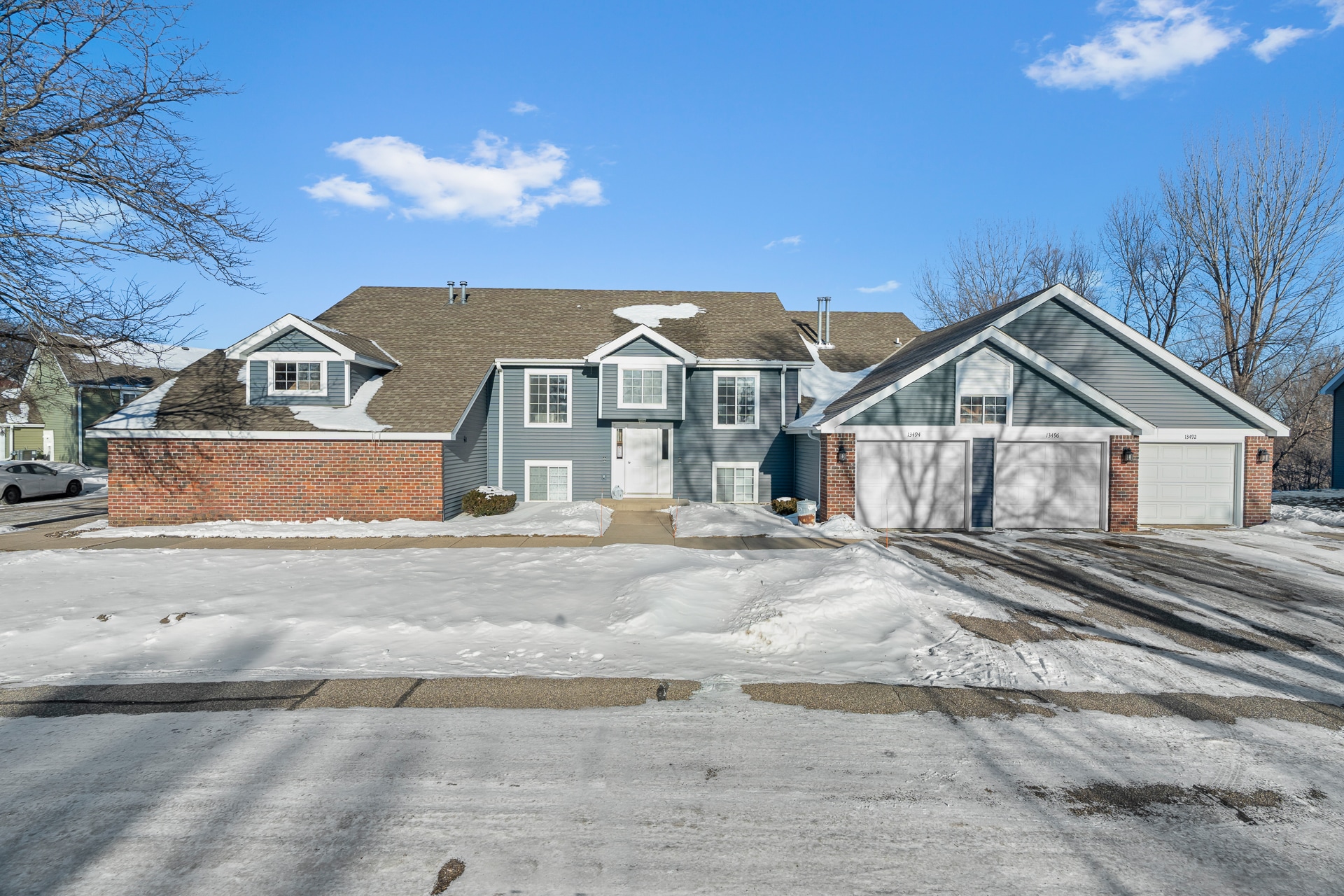 8254 Windsong Dr, Eden Prairie, MN for Sale