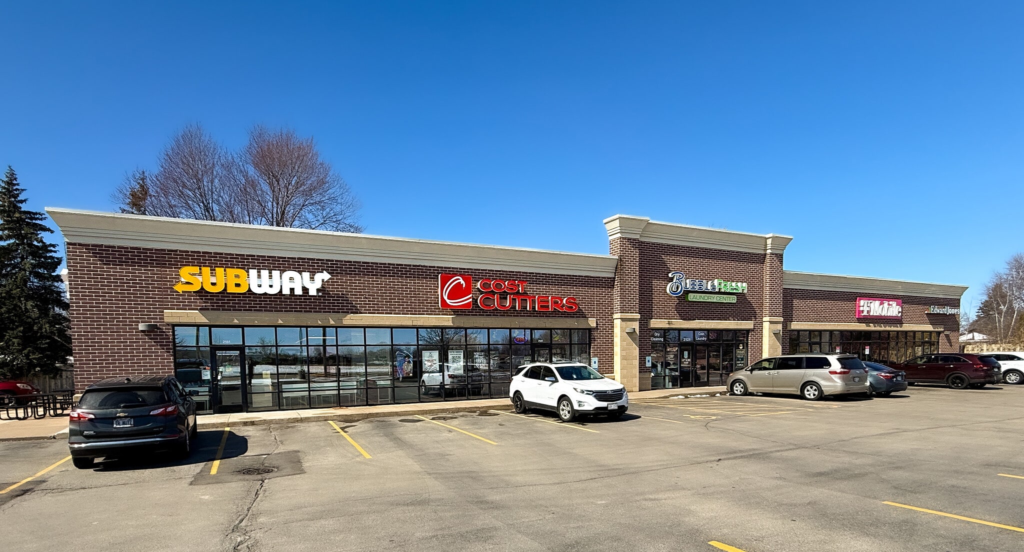 2151-2101 Crooks Ave, Kaukauna, WI for Rent