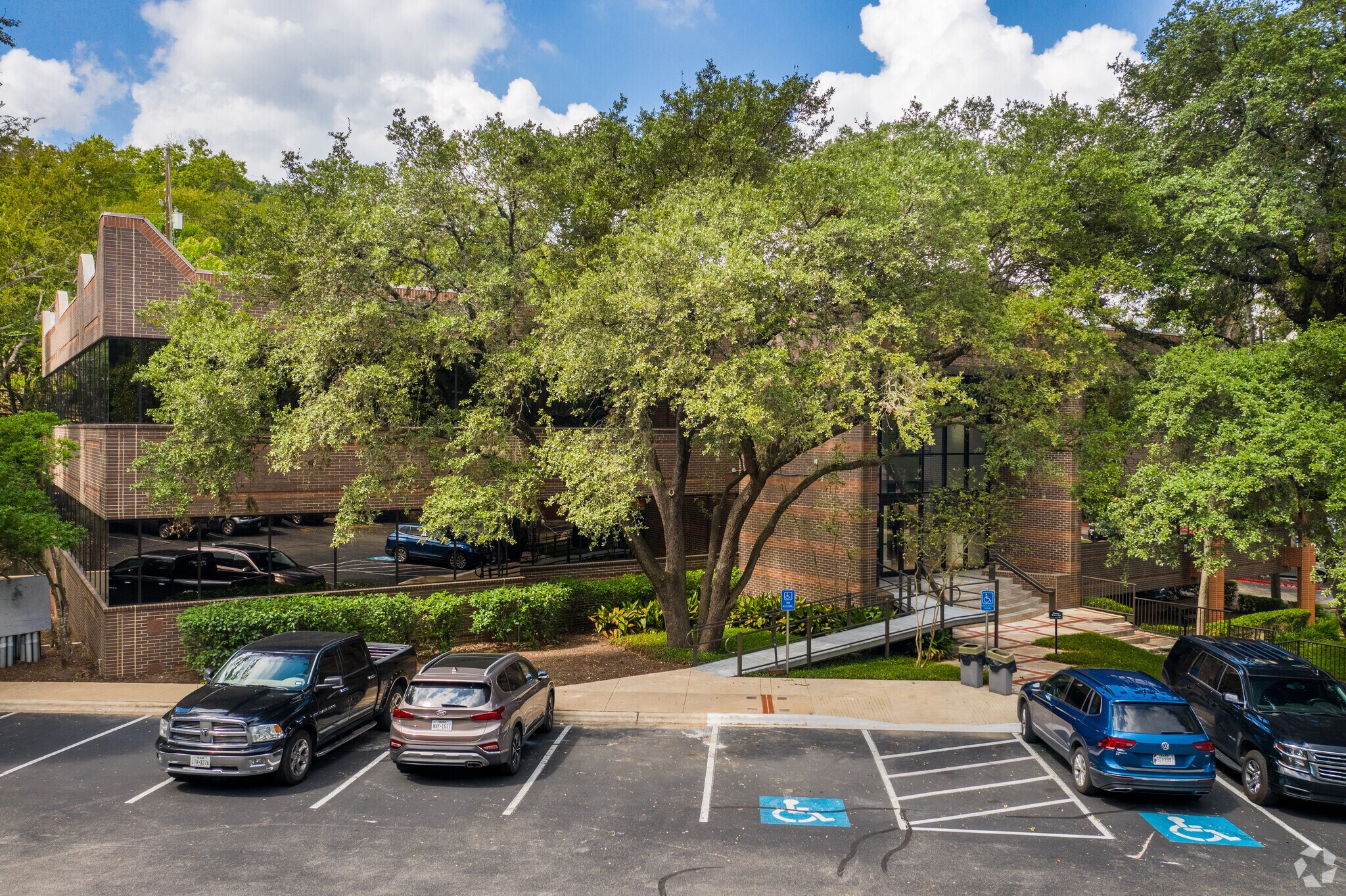 9005 Mountain Ridge Dr, Austin, TX for Rent