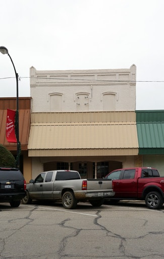 Kaufman, TX Retail - 106 W Grove St