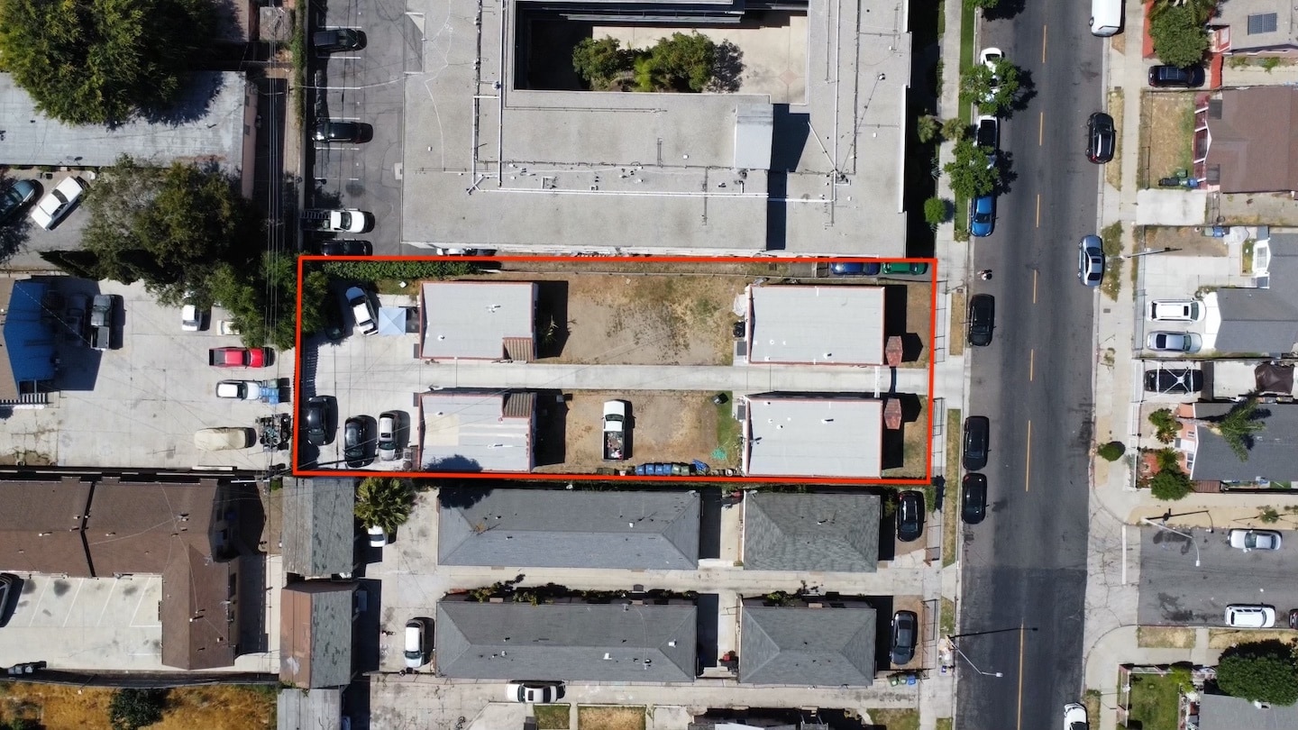 6333 8th Ave, Los Angeles, CA for Sale
