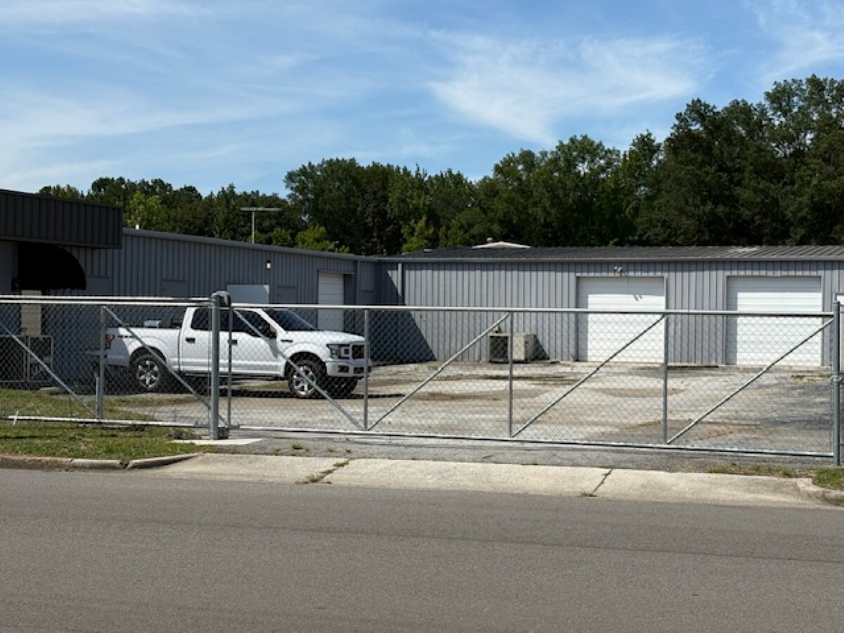 4628 Commercial Dr, Huntsville, AL for Rent