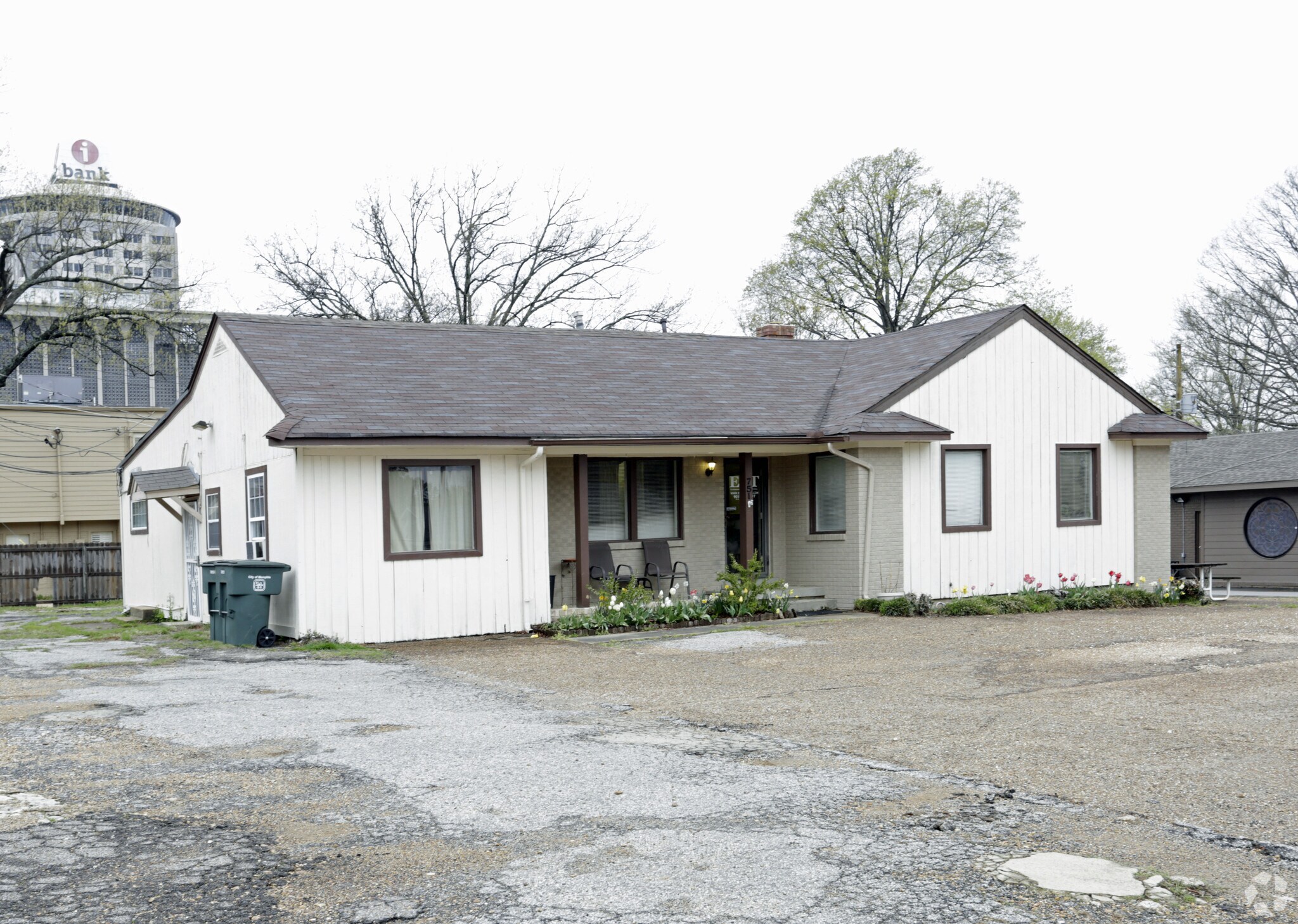 751 E Brookhaven Cir, Memphis, TN for Sale