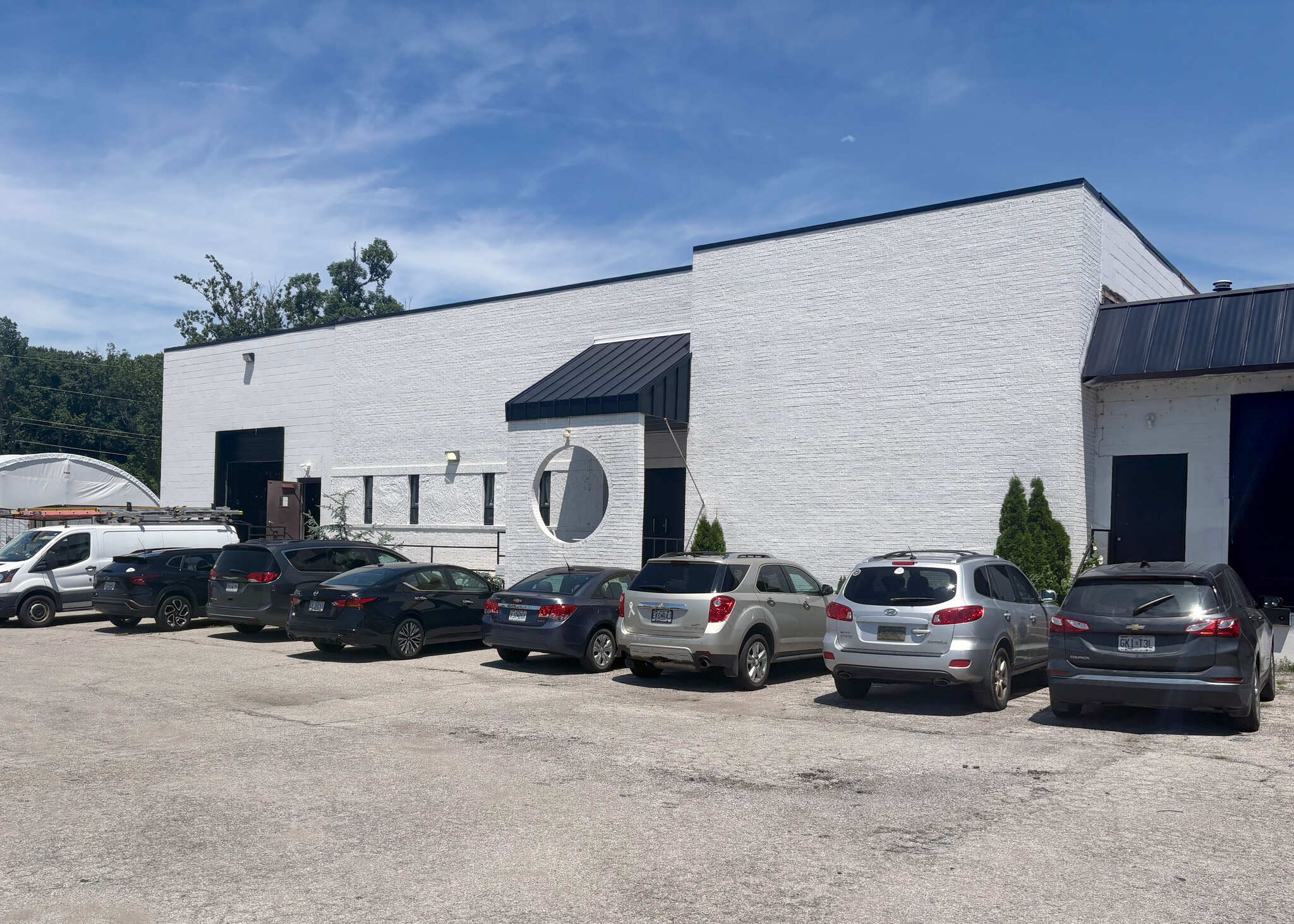 6068 Baumgartner Industrial Dr, Mehlville, MO for Sale