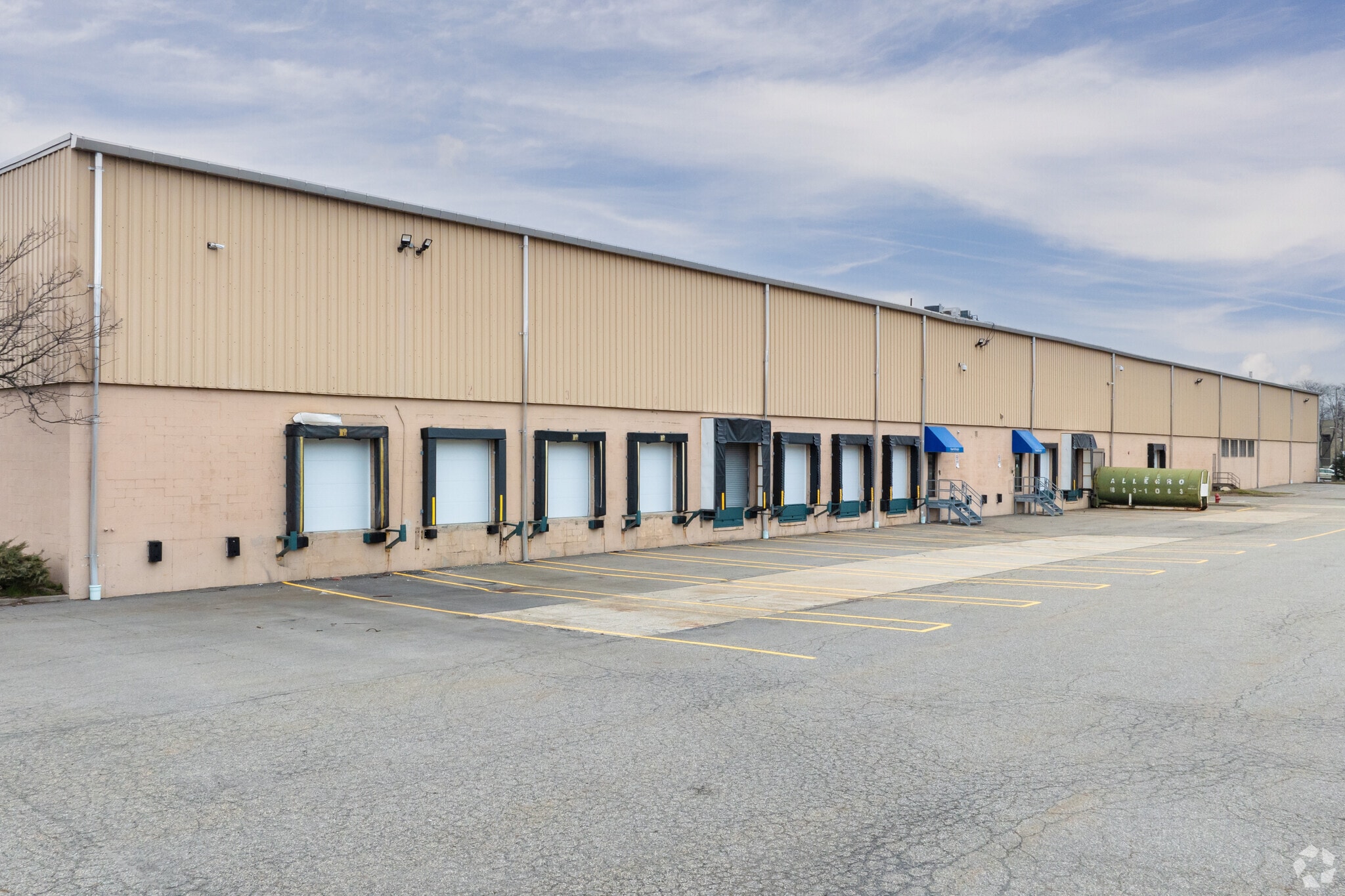 77-79 Metro Way, Secaucus, NJ for Rent
