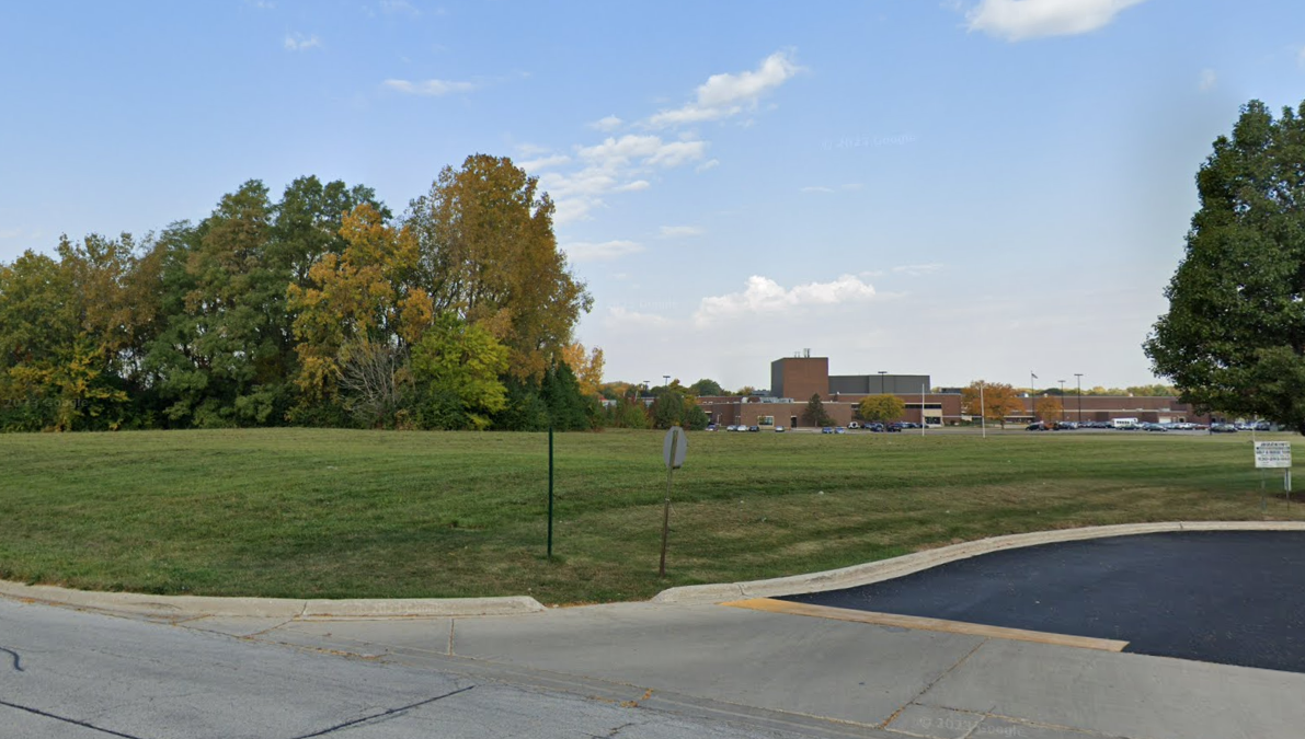 2850 Foxfield Rd, St Charles, IL for Sale