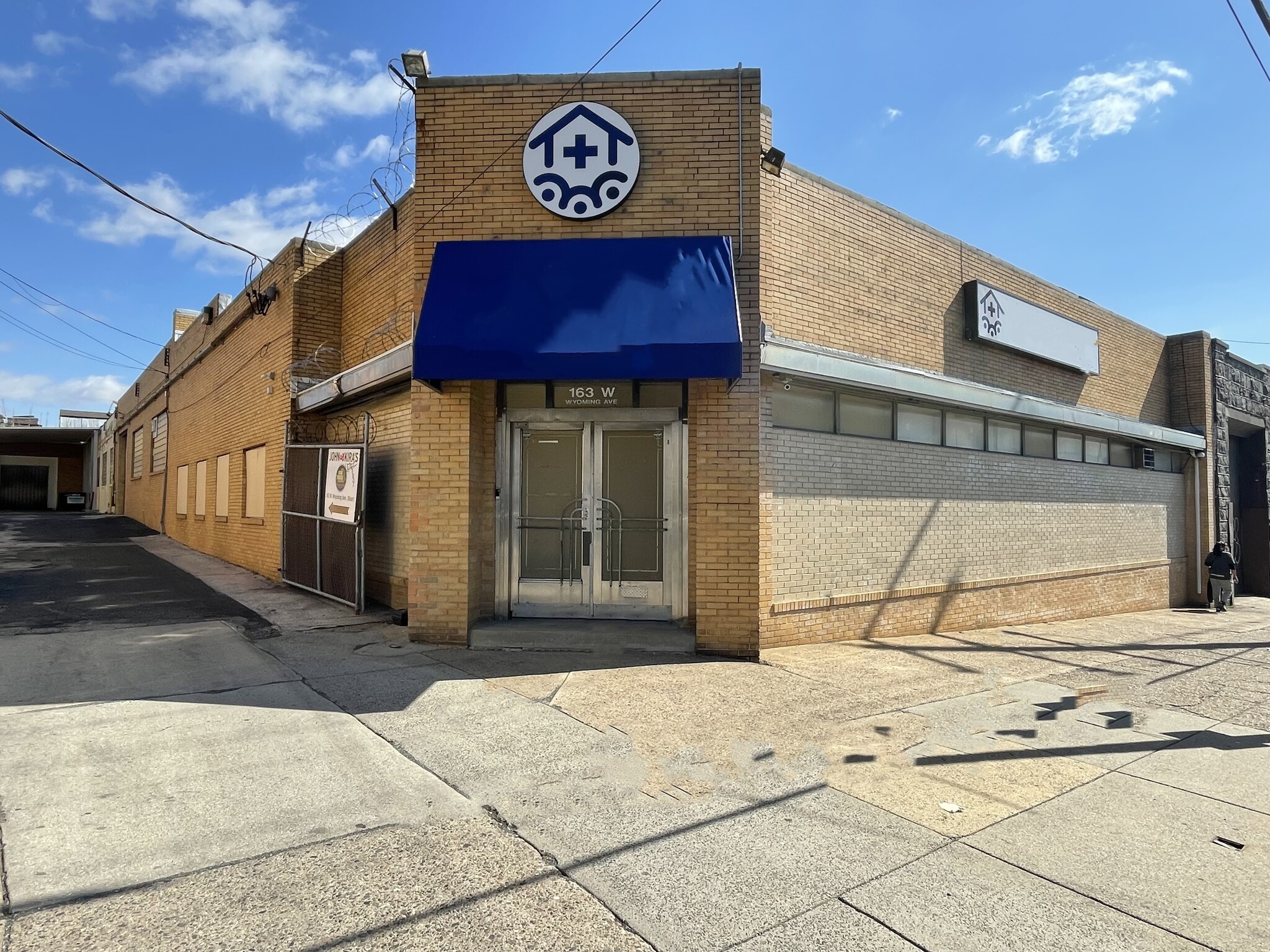 163-171 W Wyoming Ave, Philadelphia, PA for Rent