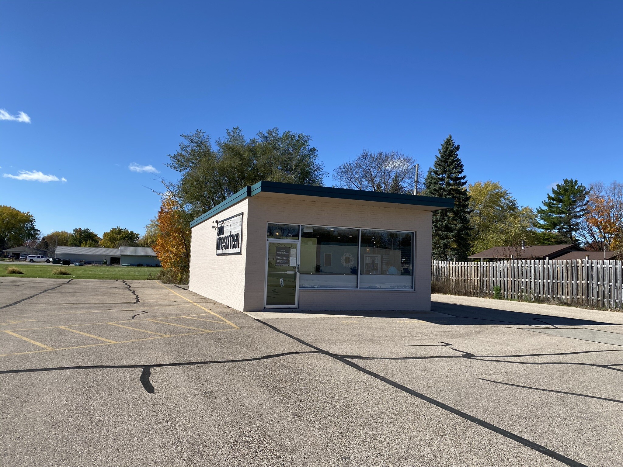 916 W Main St, Waupun, WI for Sale