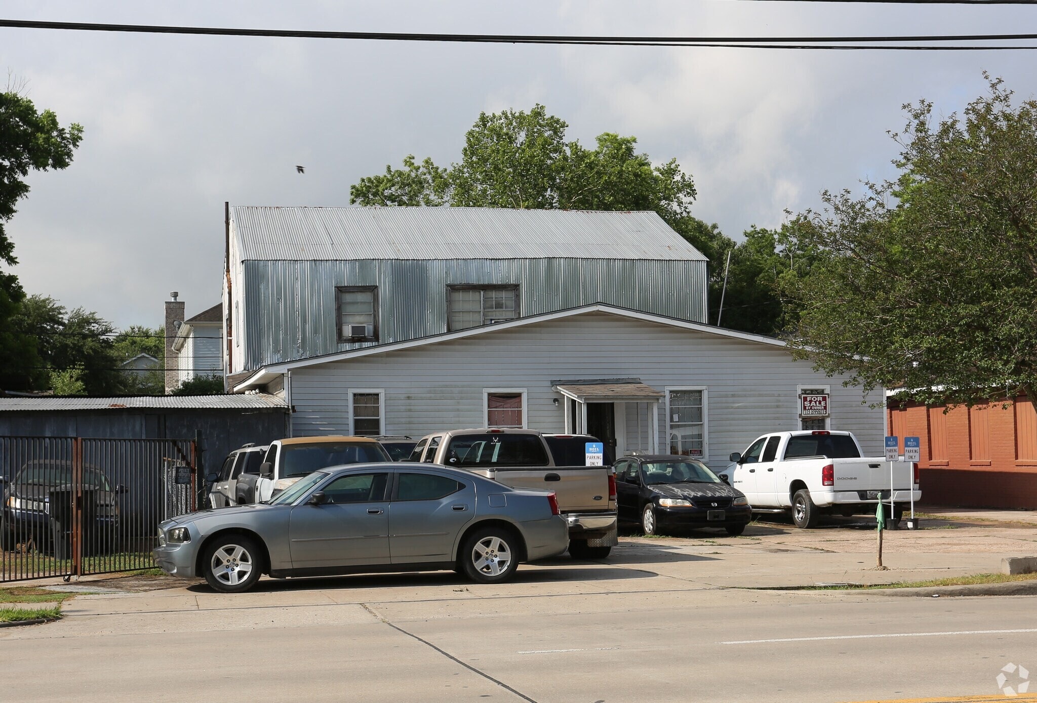 608 E 11th St, Houston, TX for Sale