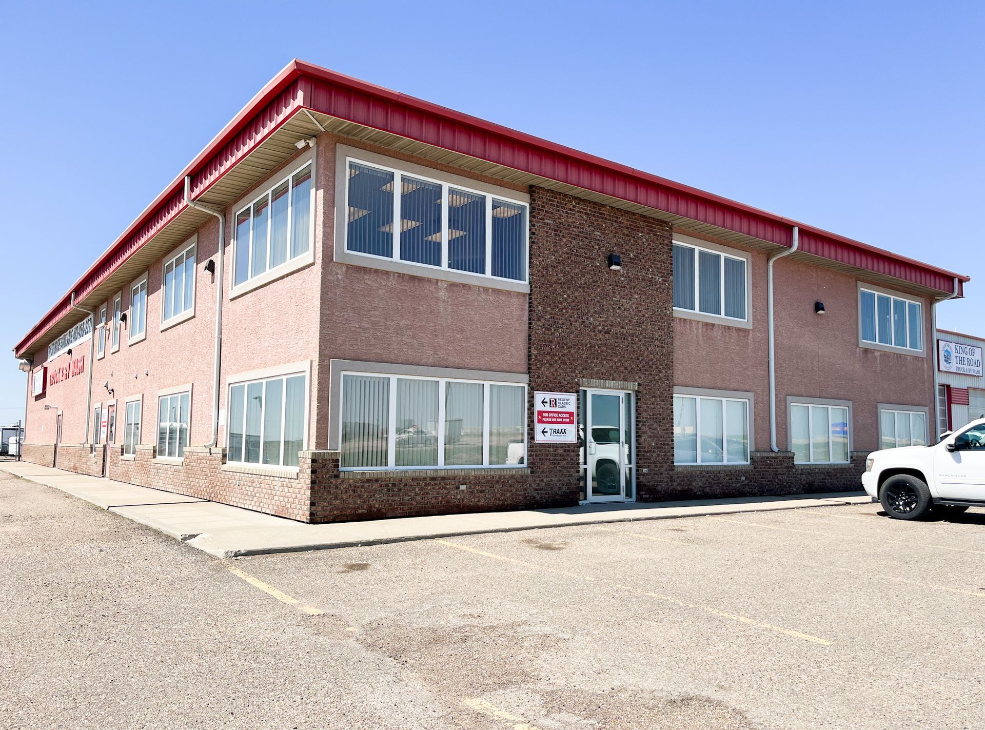 2450 S Highway Dr SE, Redcliff, AB for Rent