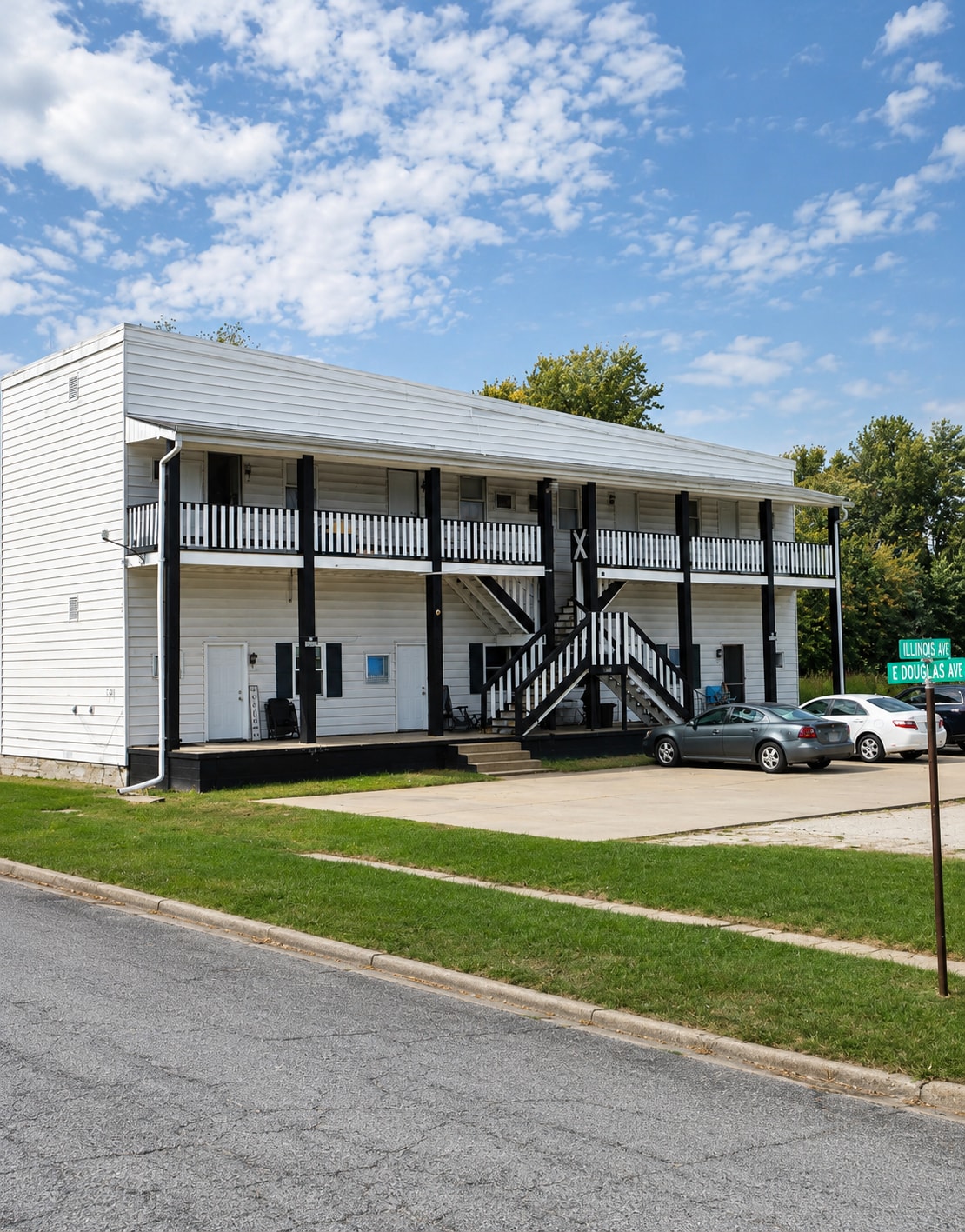 740 E Douglas Ave, Jacksonville, IL for Sale