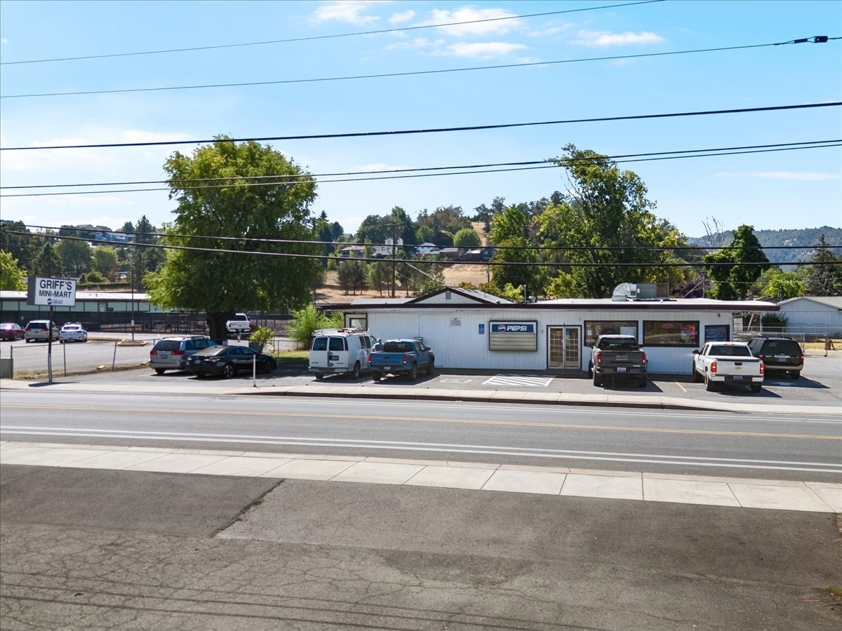 4432 Carnes Rd, Roseburg, OR for Sale