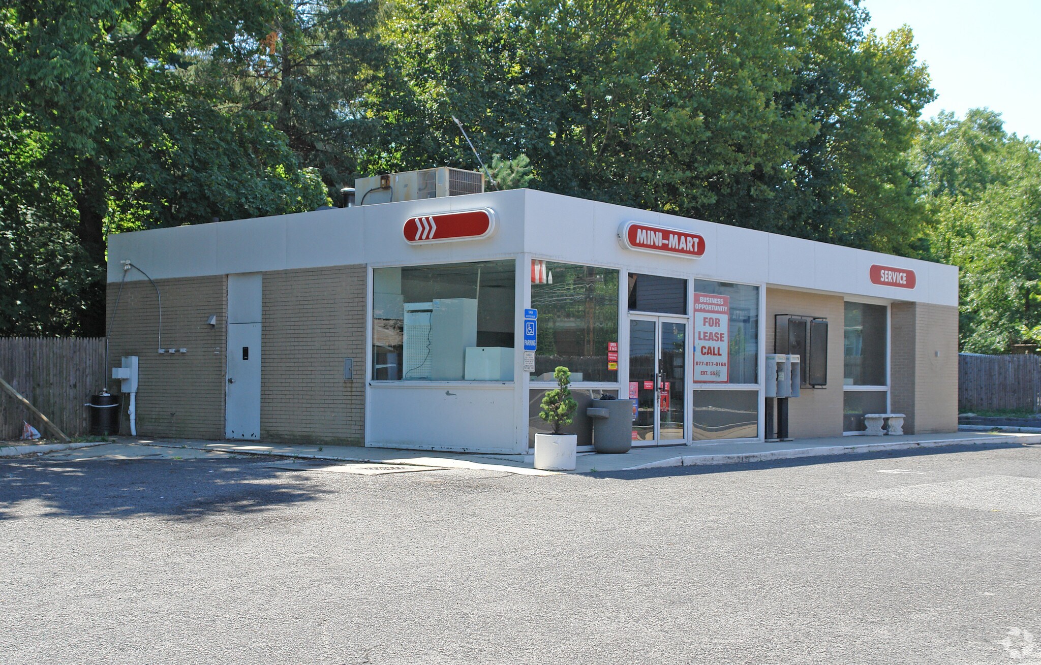 212 S Evergreen Ave, Woodbury, NJ for Rent