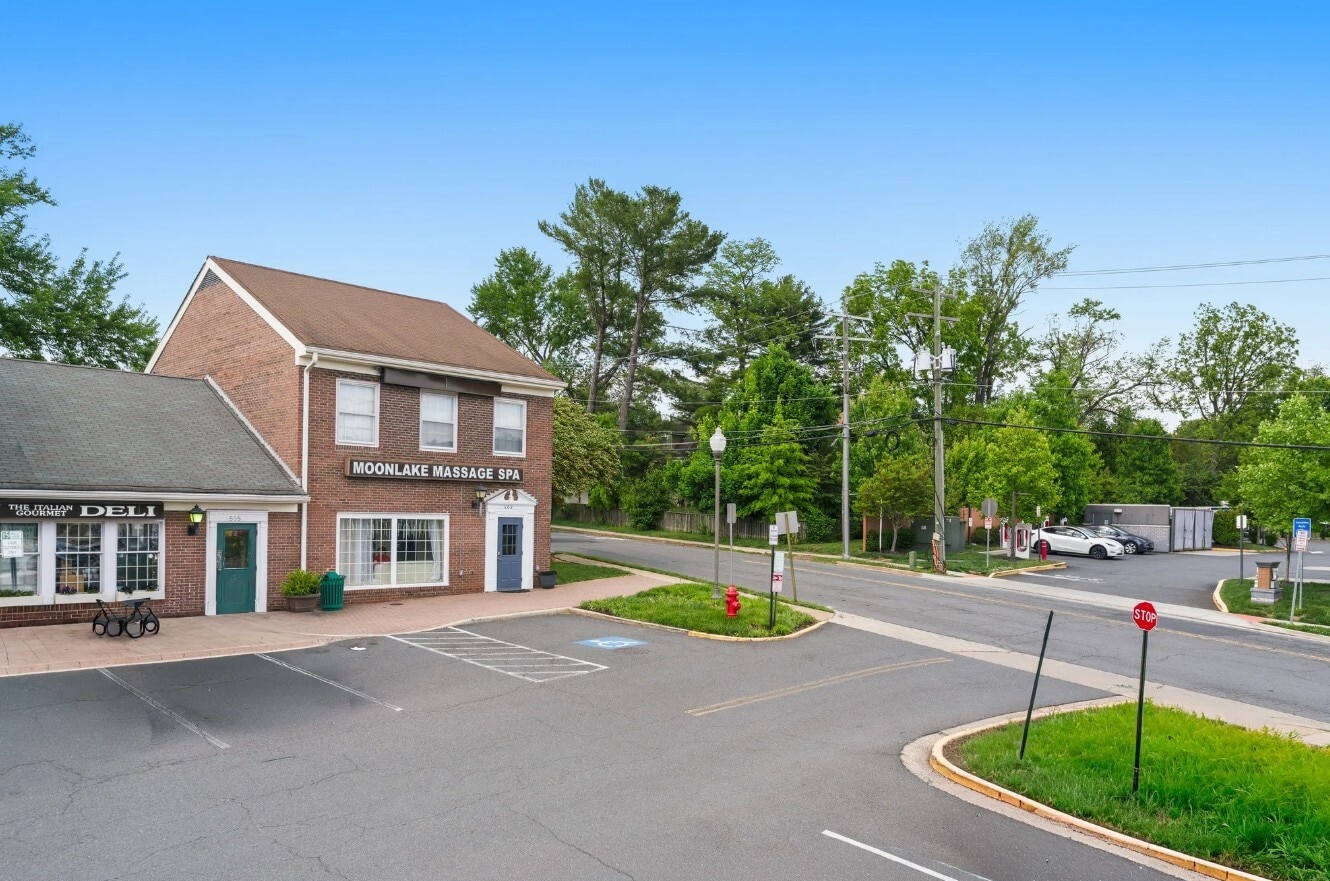 503 Maple Ave W, Vienna, VA for Sale