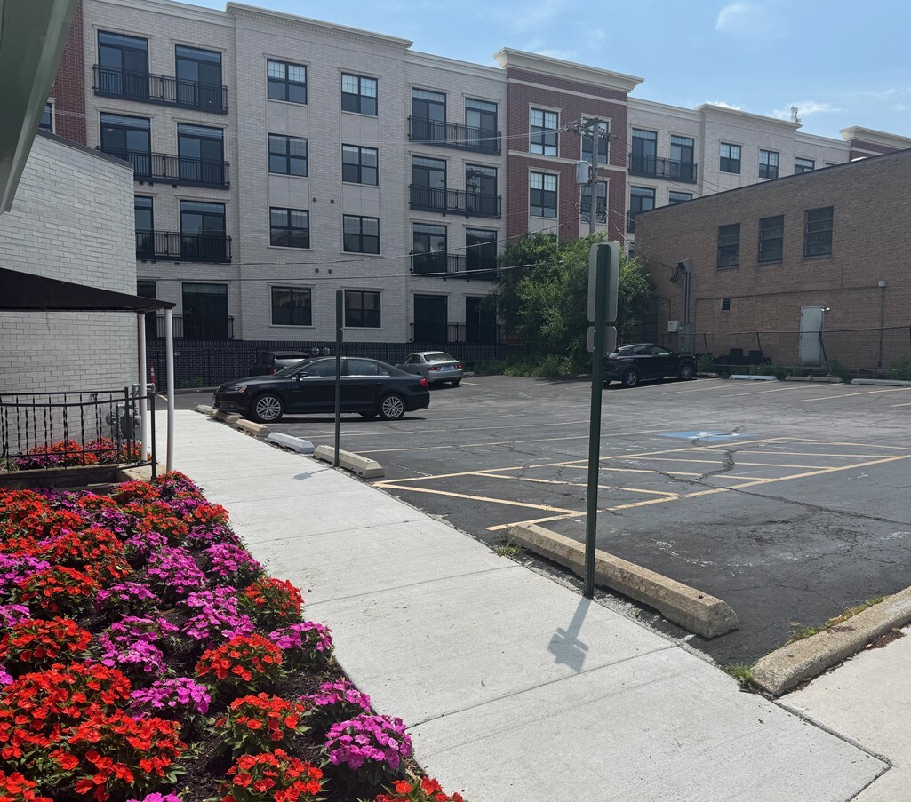 479 Pennsylvania Ave, Glen Ellyn, IL for Sale