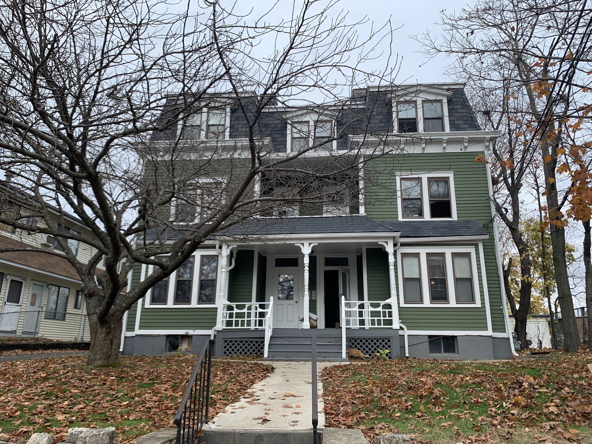 10 Linden Pl, Stamford, CT for Sale