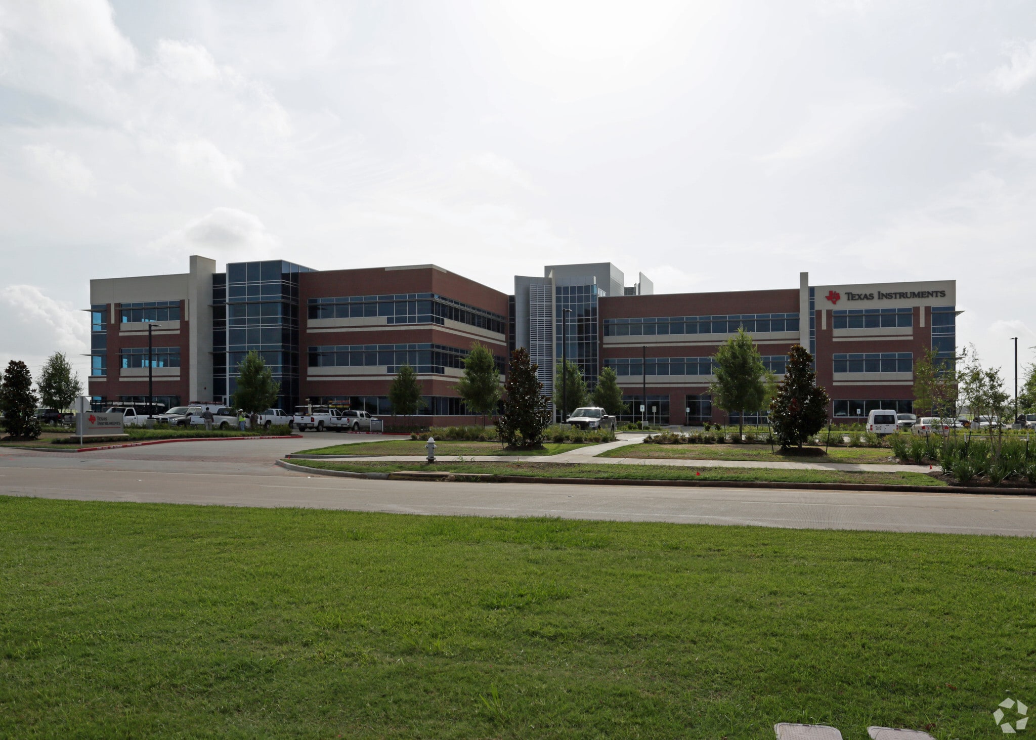13905 University Blvd, Sugar Land, TX for Sale