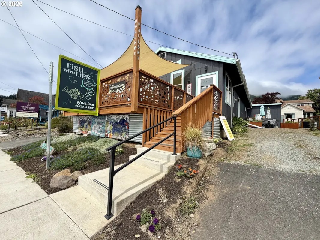 404 Garibaldi (Hwy 101), Garibaldi, OR for Sale