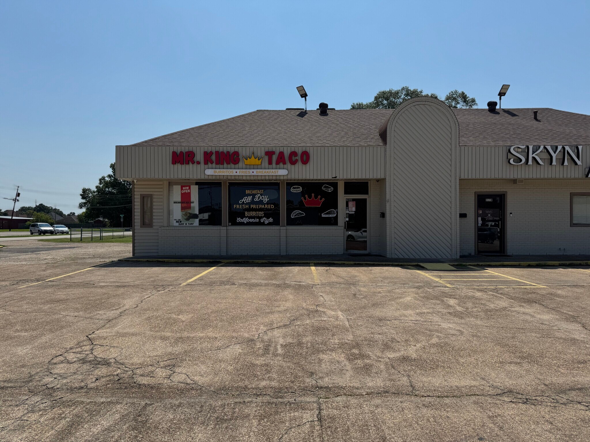2111 Nederland Ave, Nederland, TX for Rent