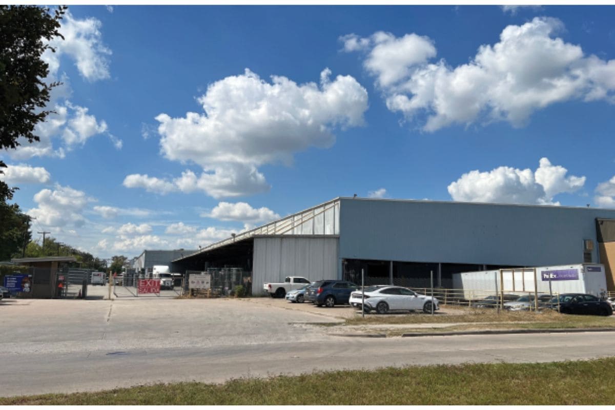 8411 Irvington Blvd, Houston, TX for Rent