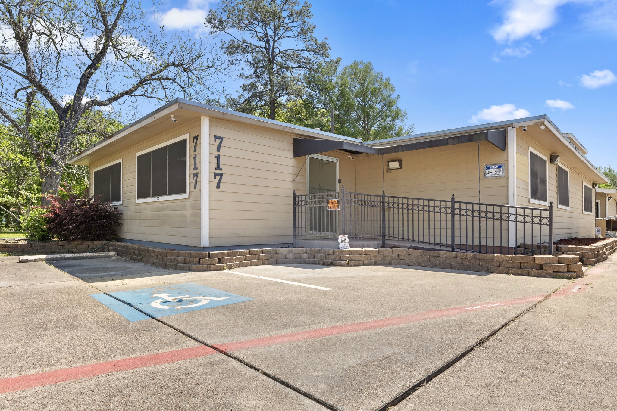 717 Cedar Bayou Rd, Baytown, TX for Rent