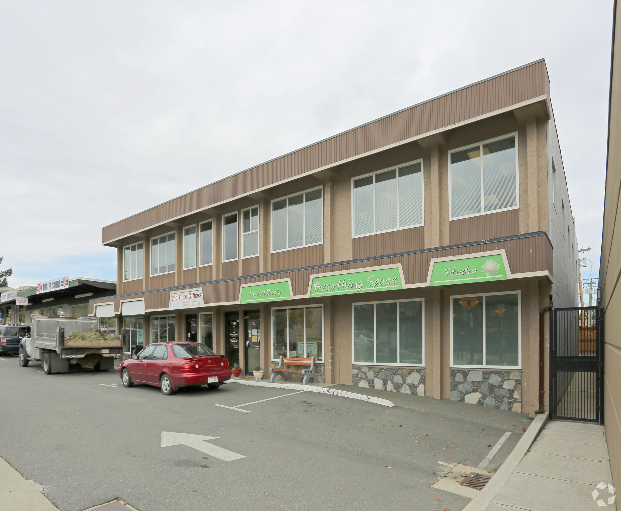 7167-7173 W Saanich Rd, Central Saanich, BC for Rent