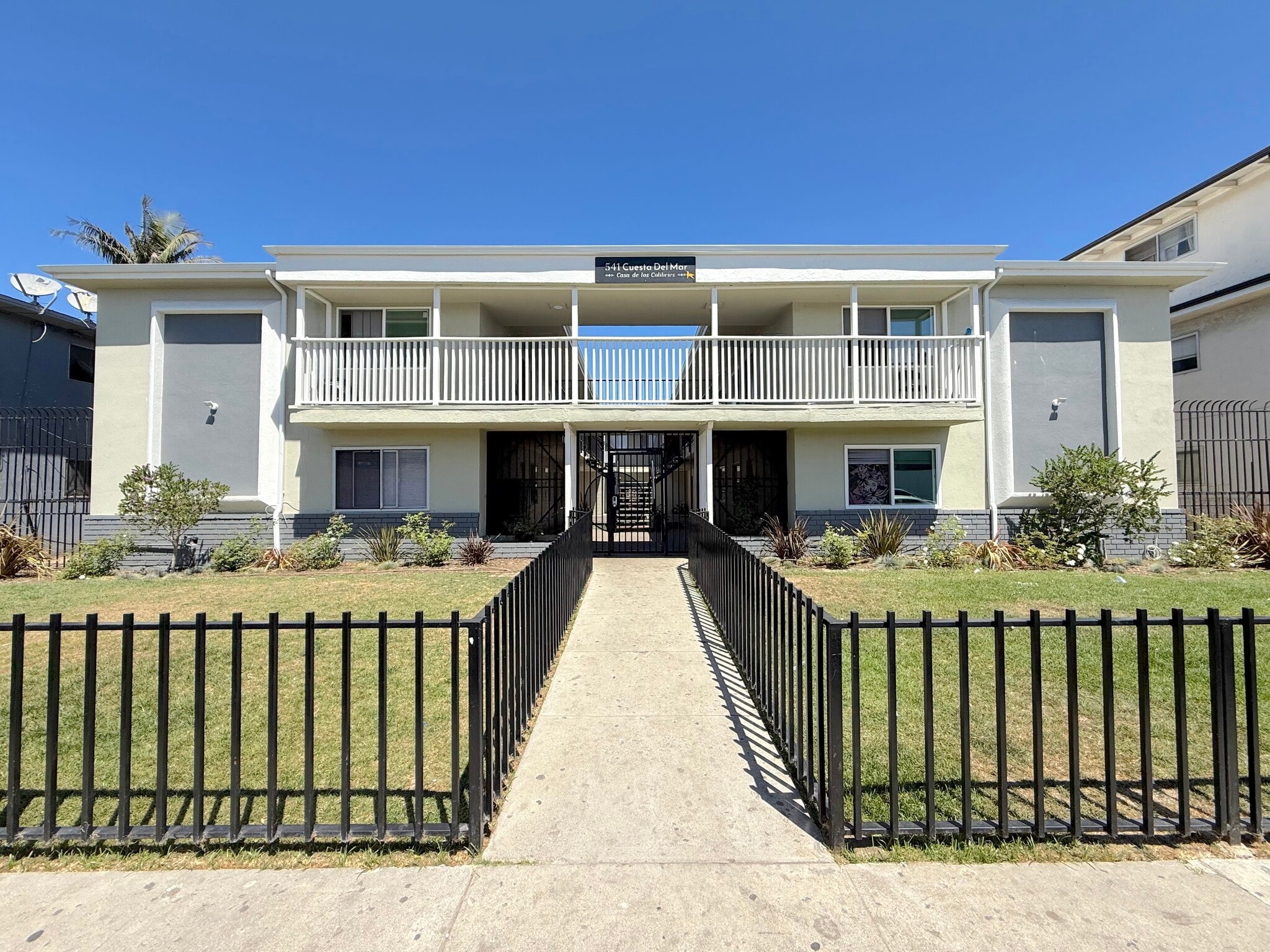 541 Cuesta Del Mar Dr, Oxnard, CA for Sale