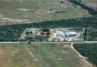 Three Rivers, TX Warehouse - 345 Highway 72