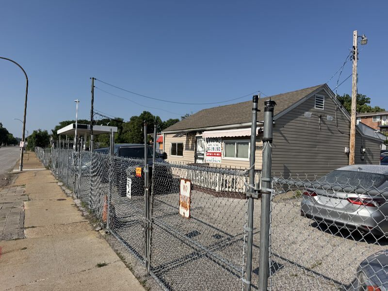 8827 N Broadway, Saint Louis, MO for Rent