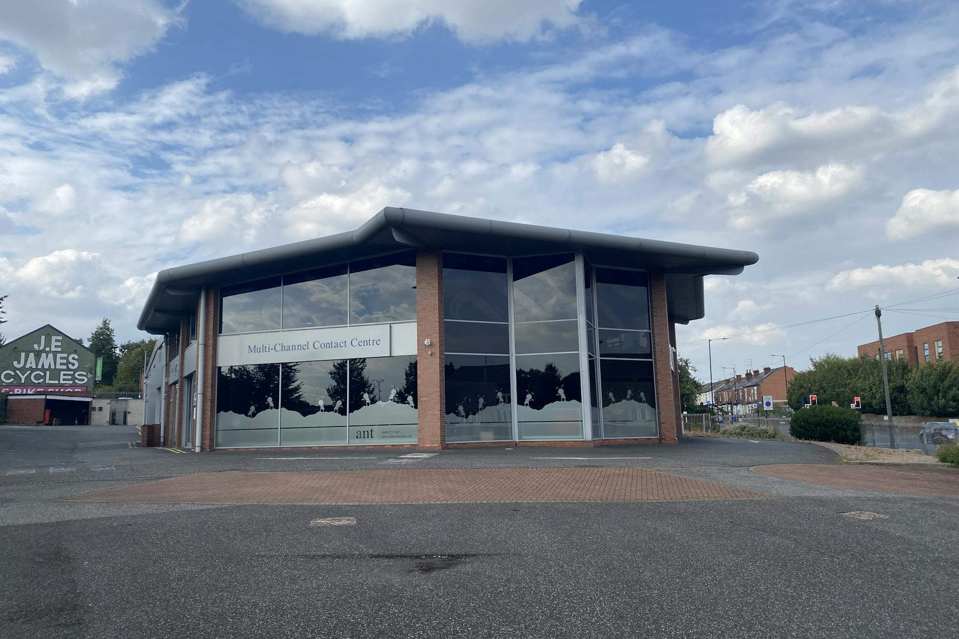363 Bramall Ln, Sheffield, SYK for Rent