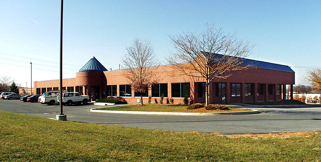 5021 Louise Dr, Mechanicsburg, PA for Sale
