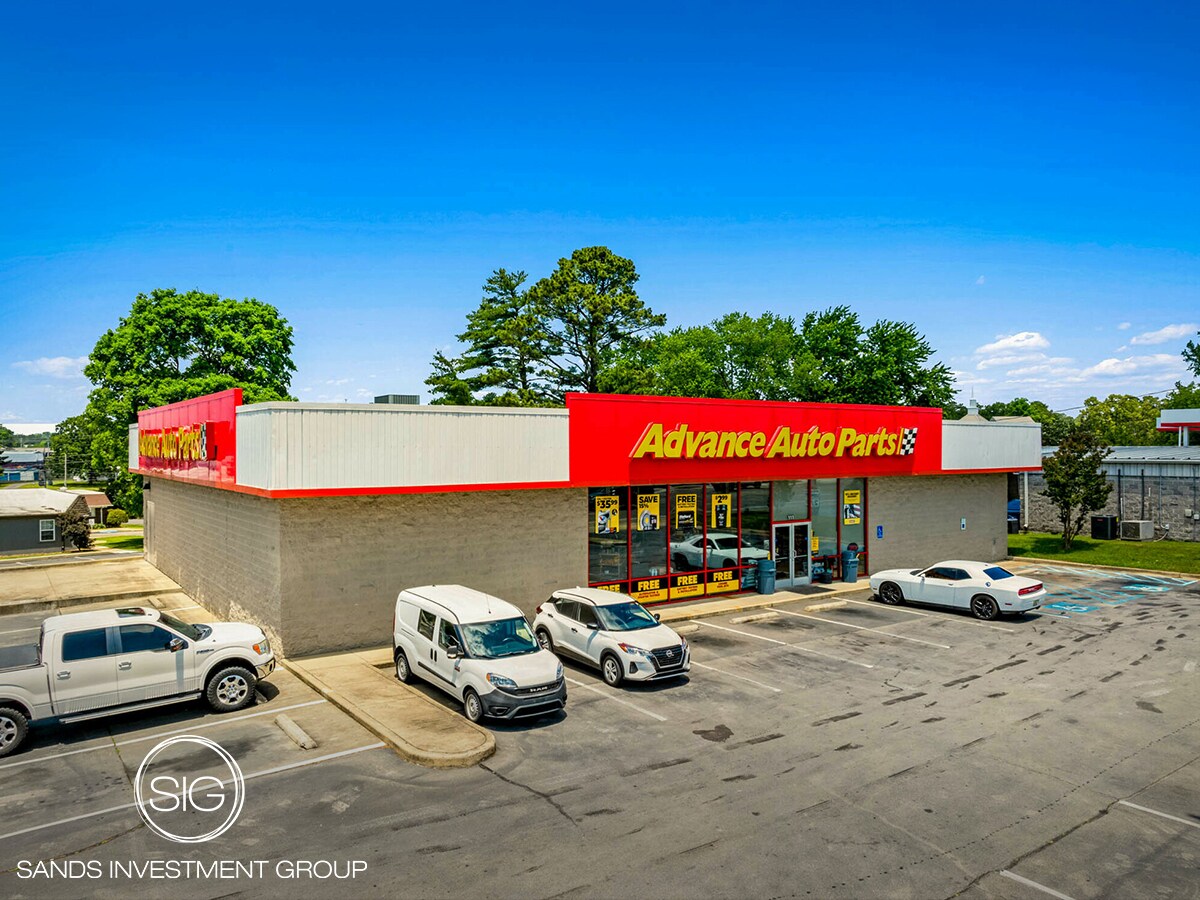 111 N McCurdy Ave, Rainsville, AL for Sale