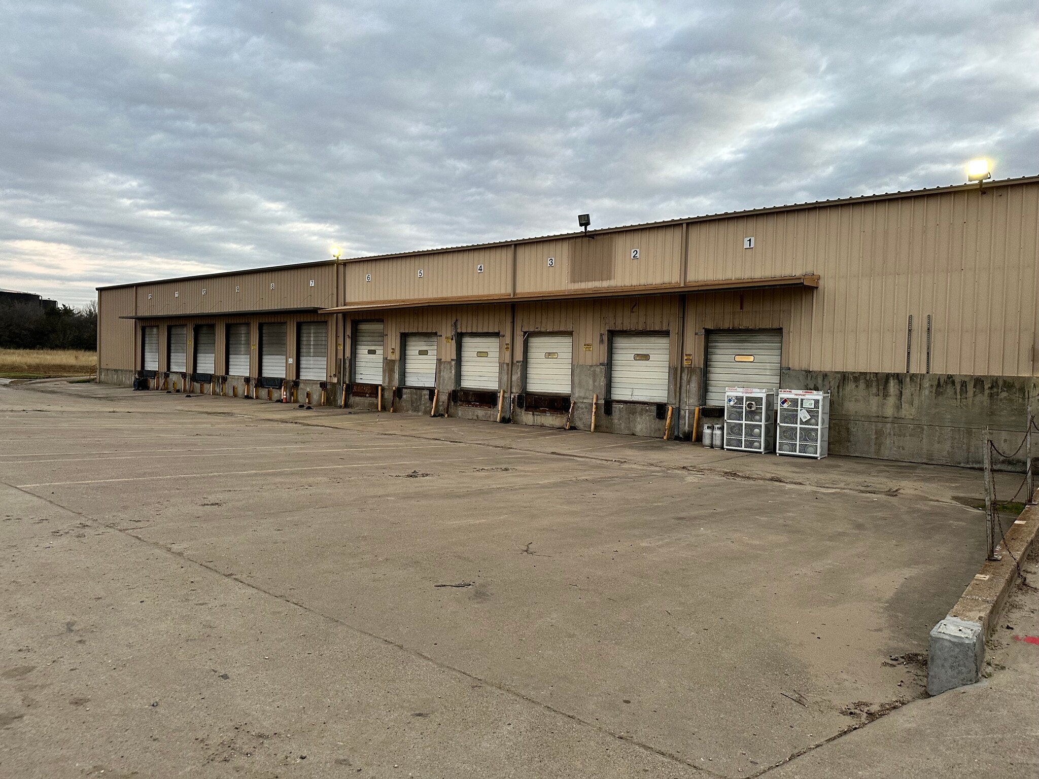 2801 N Old Us Hwy 75, Ennis, TX for Rent