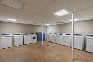 Akron, OH Apartments - 788 N Main St